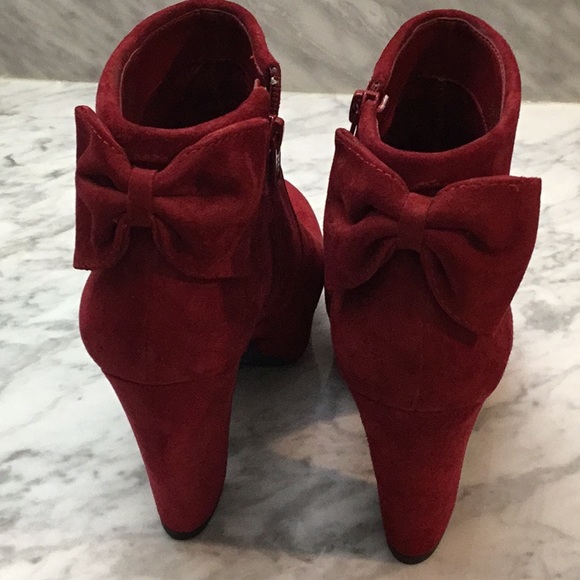 Gianni Bini Shoes - CLASSY Gianni Bini red platform booties, size 7.5